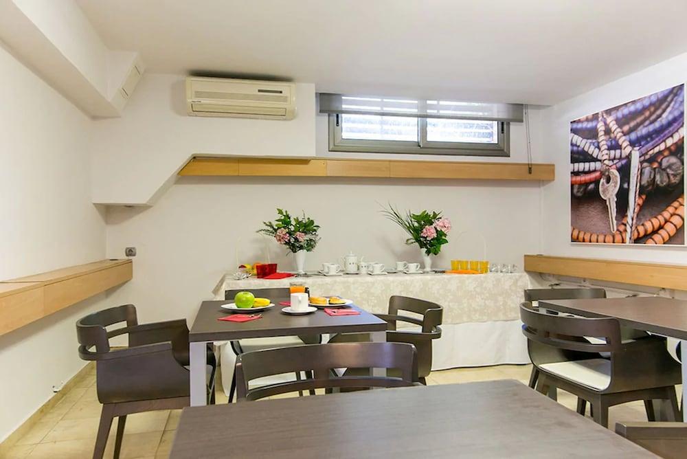 Aparthotel Bardon Кастельдефельс Экстерьер фото